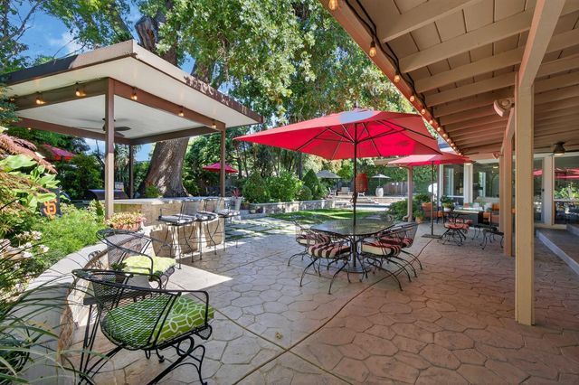 7233 Parkwoods Dr, Stockton, CA 95207