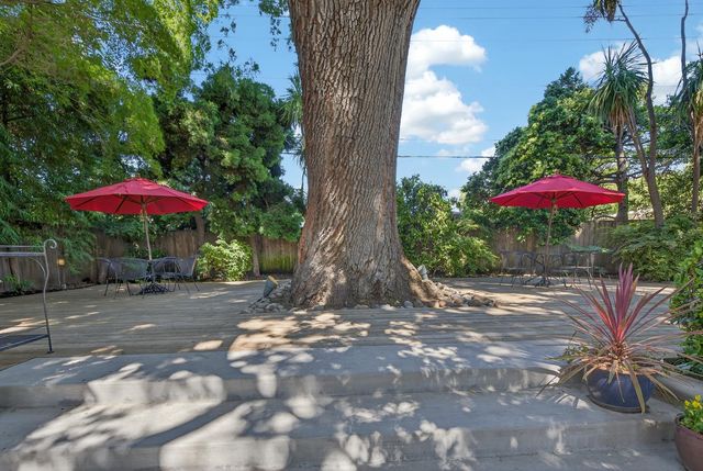 7233 Parkwoods Dr, Stockton, CA 95207