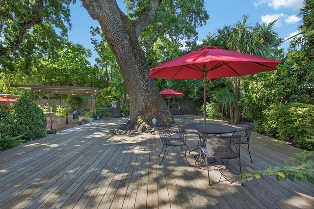 7233 Parkwoods Dr, Stockton, CA 95207