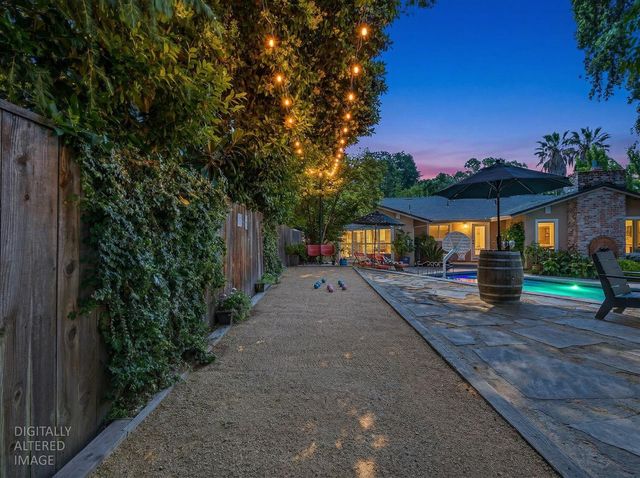 7233 Parkwoods Dr, Stockton, CA 95207