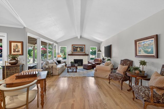 7233 Parkwoods Dr, Stockton, CA 95207