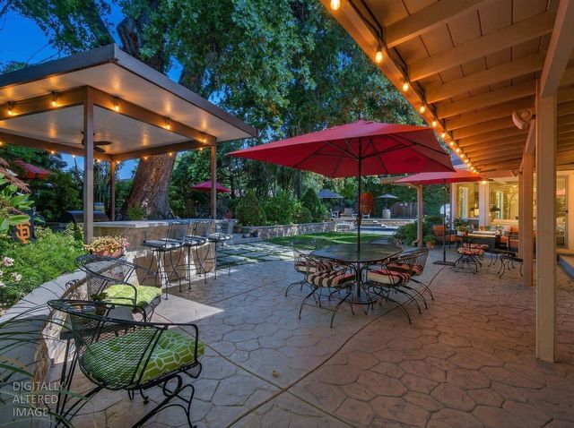 7233 Parkwoods Dr, Stockton, CA 95207