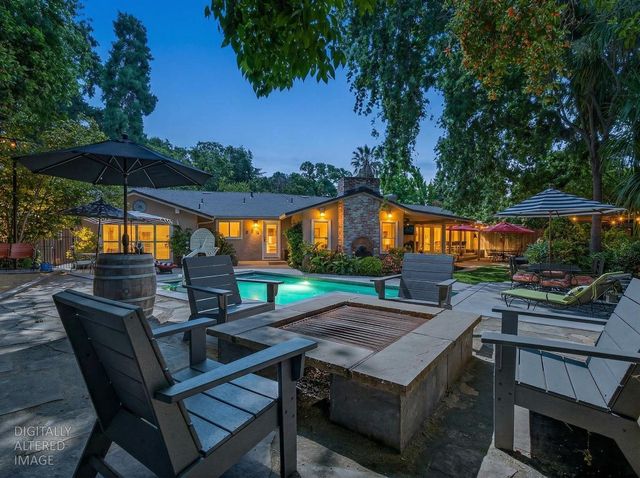 7233 Parkwoods Dr, Stockton, CA 95207