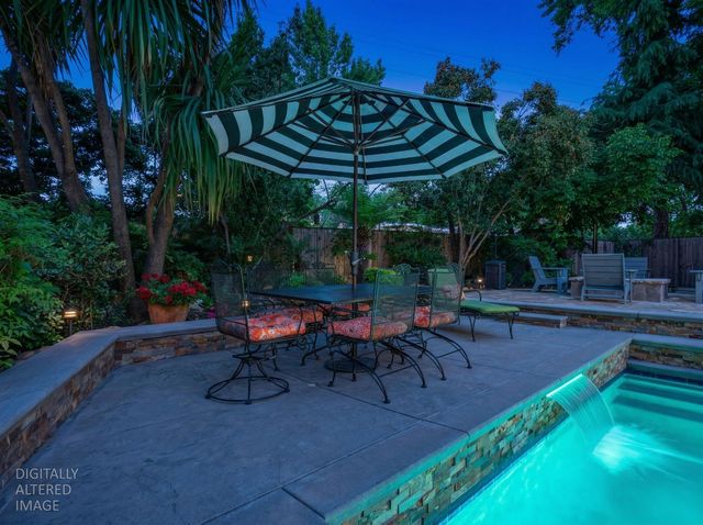 7233 Parkwoods Dr, Stockton, CA 95207