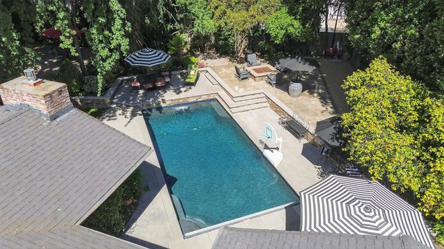 7233 Parkwoods Dr, Stockton, CA 95207