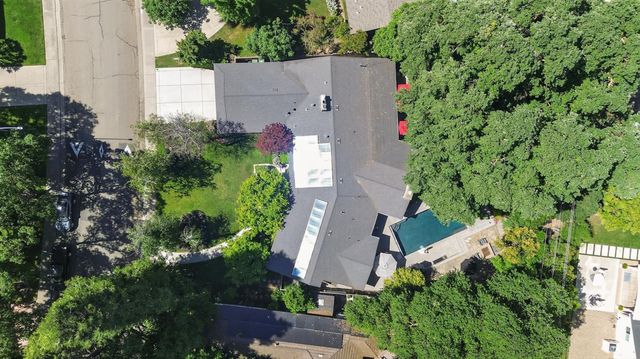 7233 Parkwoods Dr, Stockton, CA 95207