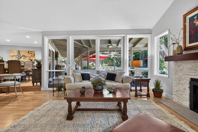 7233 Parkwoods Dr, Stockton, CA 95207