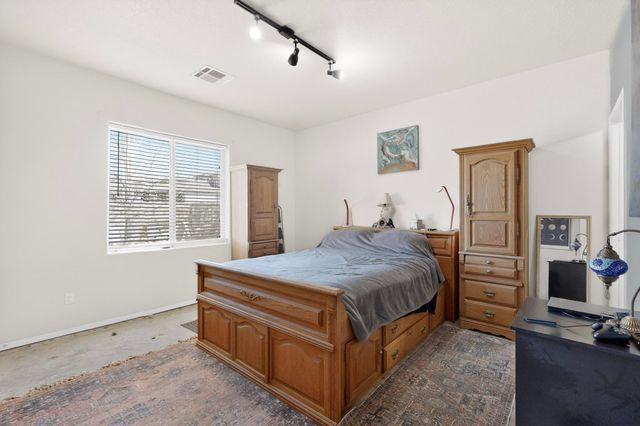 6701 Mountain Hawk Loop NE, Rio Rancho, NM 87144