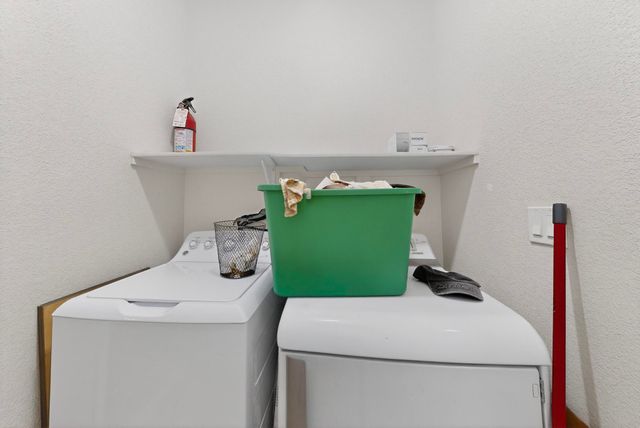 6701 Mountain Hawk Loop NE, Rio Rancho, NM 87144