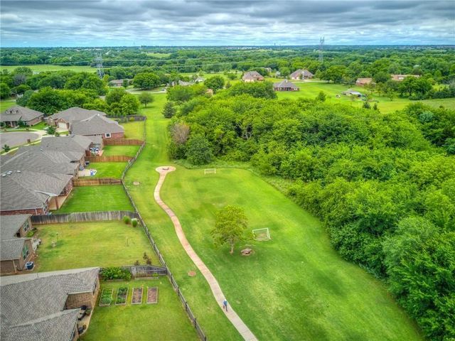 3913 Painted Bird Lane, Norman, OK 73071