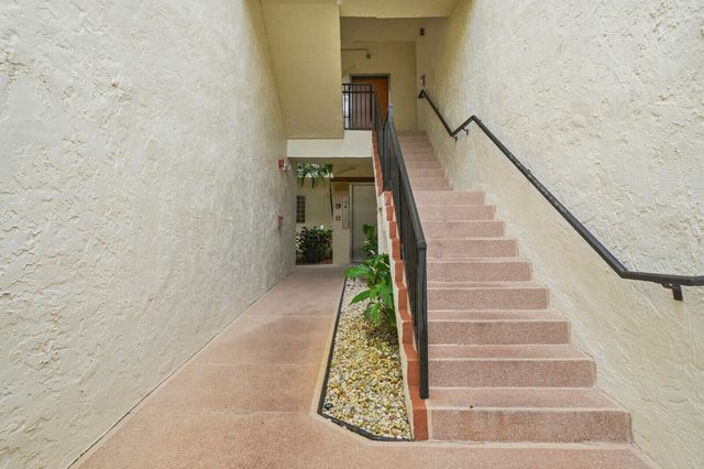 5155 Europa Drive J, Boynton Beach, FL 33437