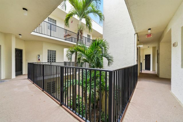 5155 Europa Drive J, Boynton Beach, FL 33437