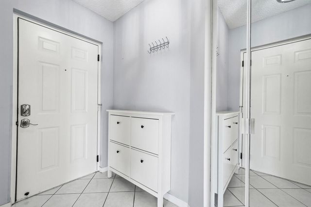 5155 Europa Drive J, Boynton Beach, FL 33437