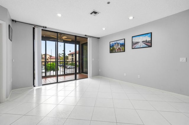 5155 Europa Drive J, Boynton Beach, FL 33437
