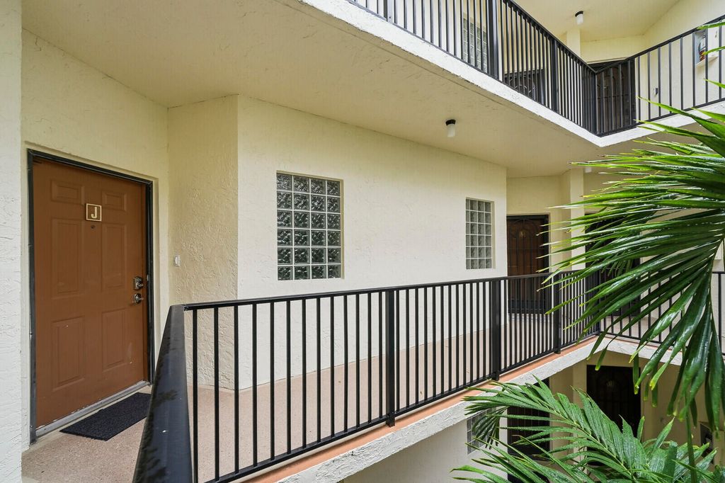 5155 Europa Drive J, Boynton Beach, FL 33437