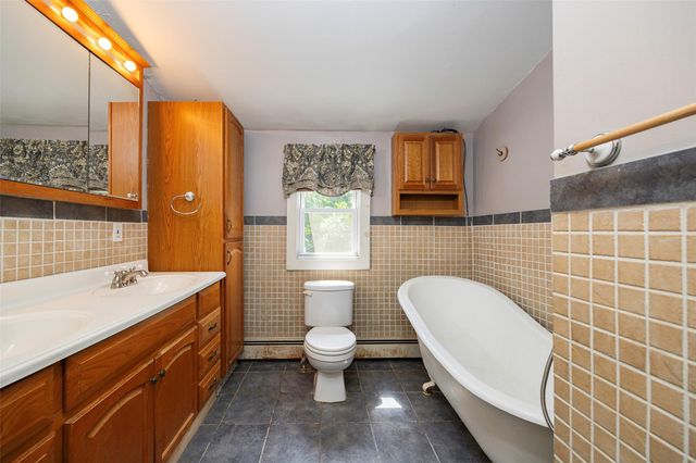 13 Cedar Lane, Poughkeepsie, NY 12601