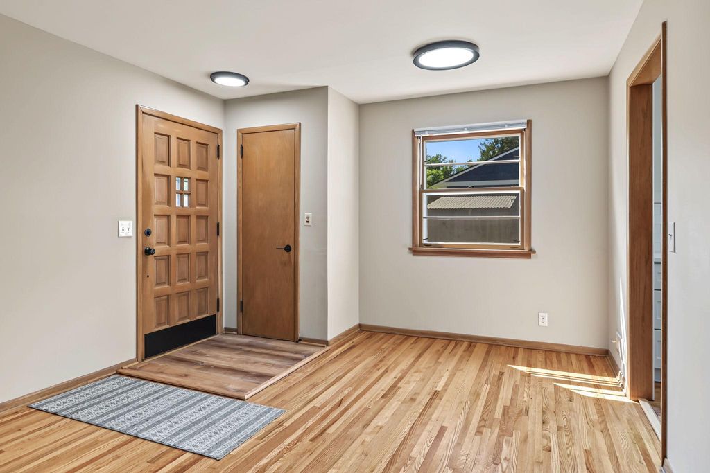 2938 Washburn Circle, Richfield, MN 55423 — photo 5