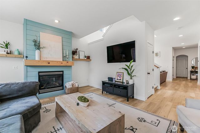 28610 227th Avenue SE, Maple Valley, WA 98038