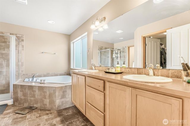 28610 227th Avenue SE, Maple Valley, WA 98038