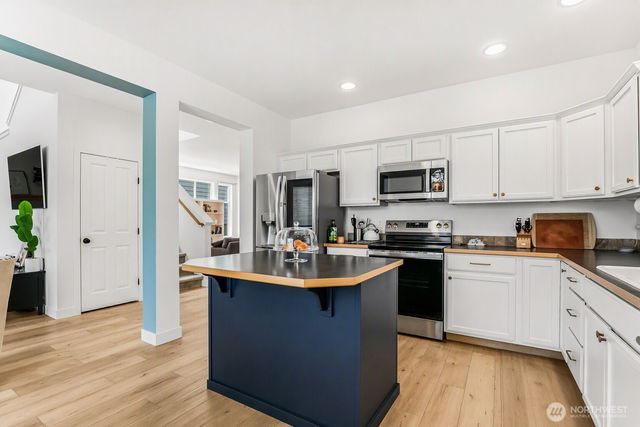 28610 227th Avenue SE, Maple Valley, WA 98038