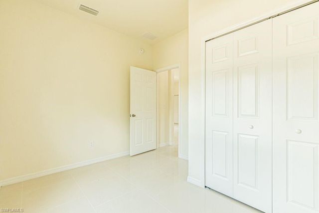 2618 31st ST SW, Lehigh Acres, FL 33976