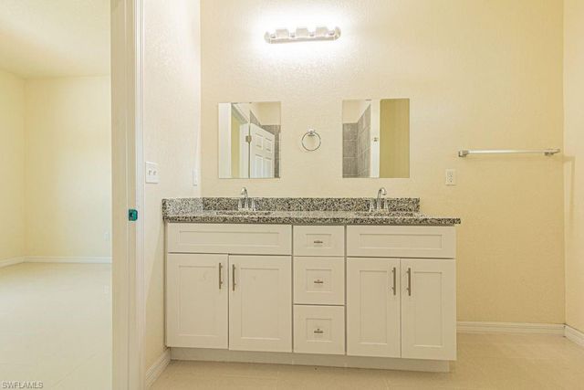 2618 31st ST SW, Lehigh Acres, FL 33976