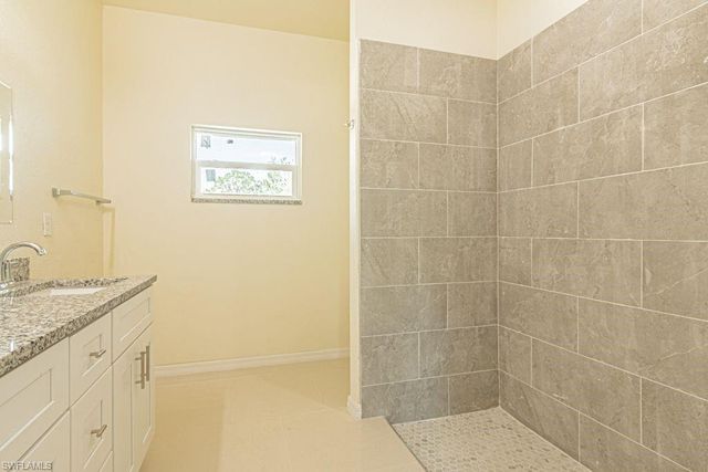 2618 31st ST SW, Lehigh Acres, FL 33976