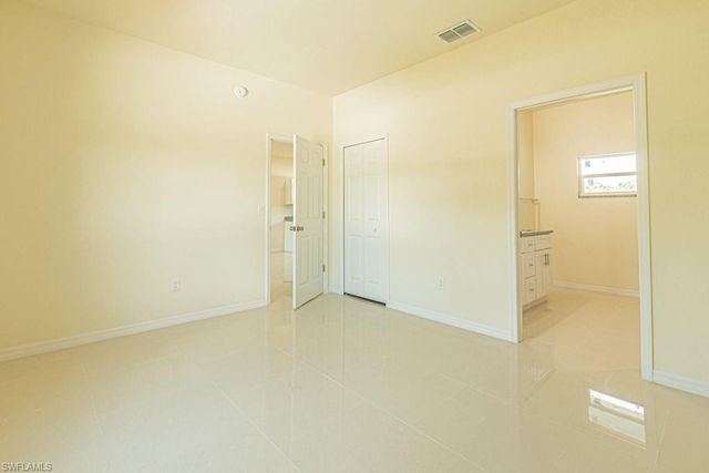 2618 31st ST SW, Lehigh Acres, FL 33976