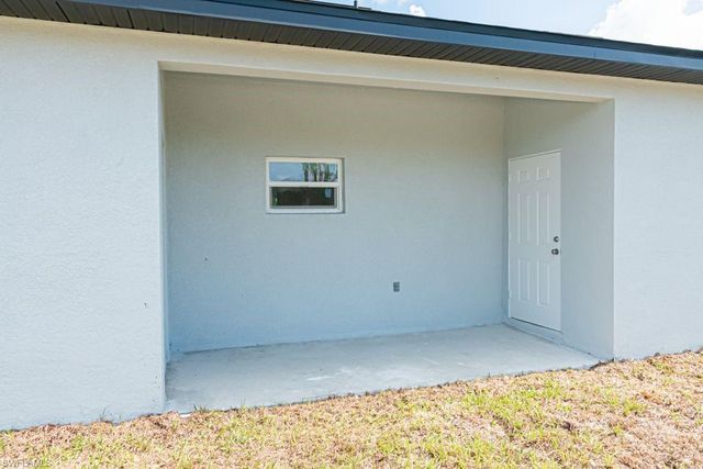 2618 31st ST SW, Lehigh Acres, FL 33976