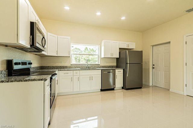 2618 31st ST SW, Lehigh Acres, FL 33976