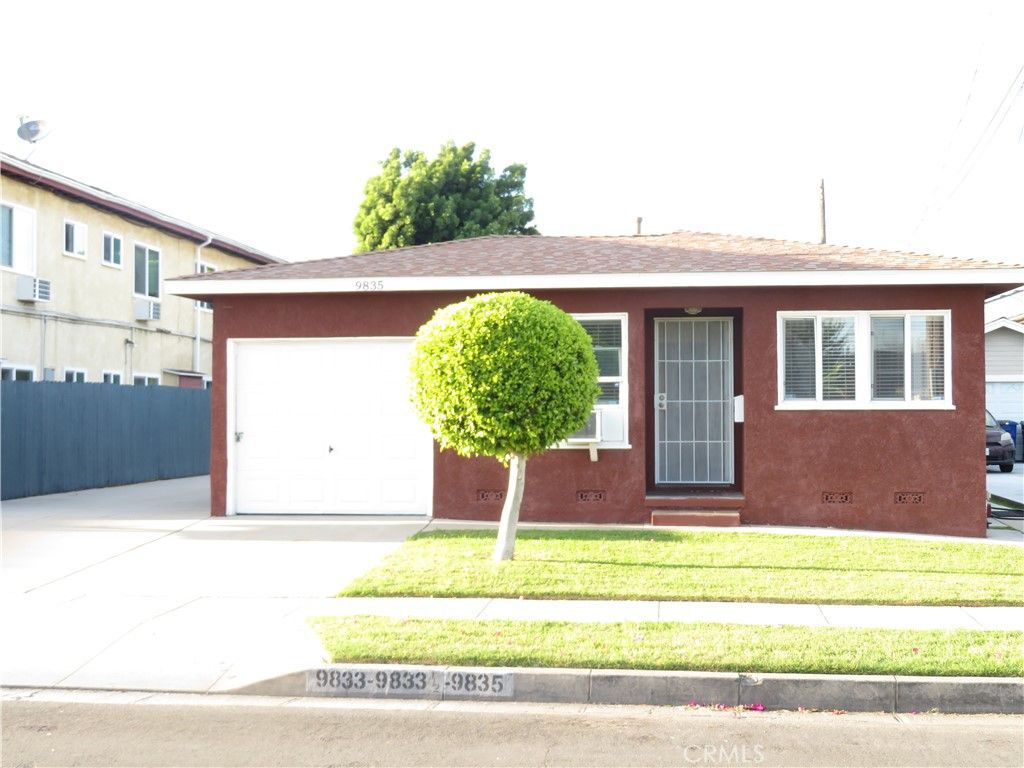 Image 2 of property listing at 9833 Walnut, Bellflower, CA 90706