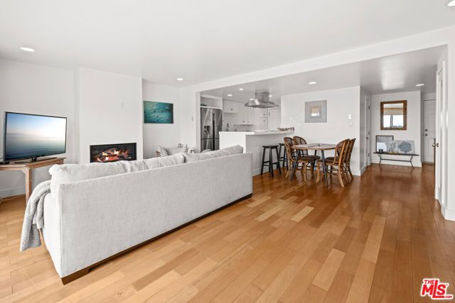 23908 De Ville Way A, Malibu, CA 90265