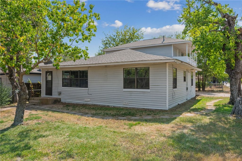 231 Moss Street, Bryan, TX 77803
