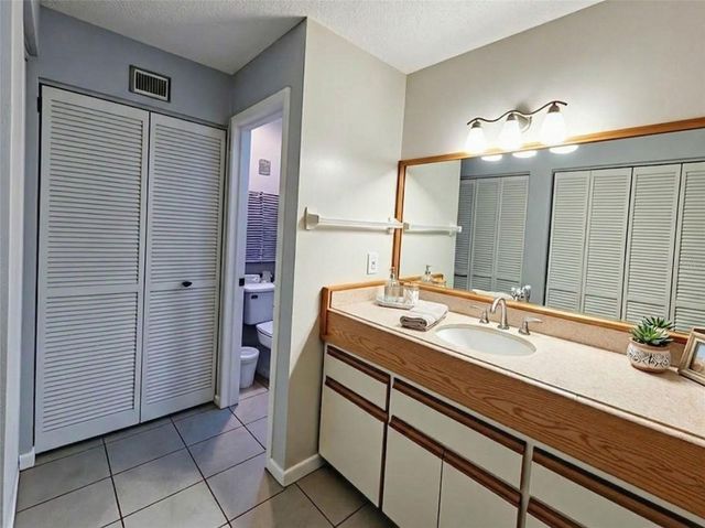 20 LAKE FOREST COURT, Palm Coast, FL 32137