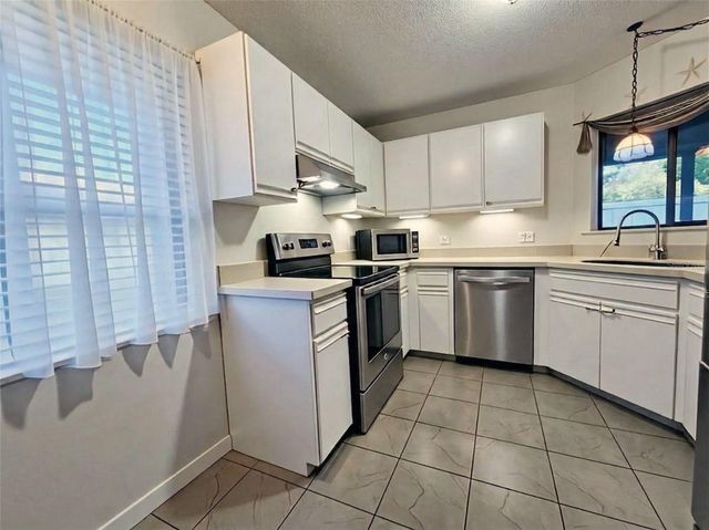 20 LAKE FOREST COURT, Palm Coast, FL 32137