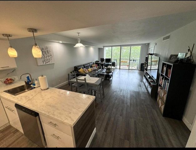 3090 N COURSE Drive 601, Pompano Beach, FL 33069