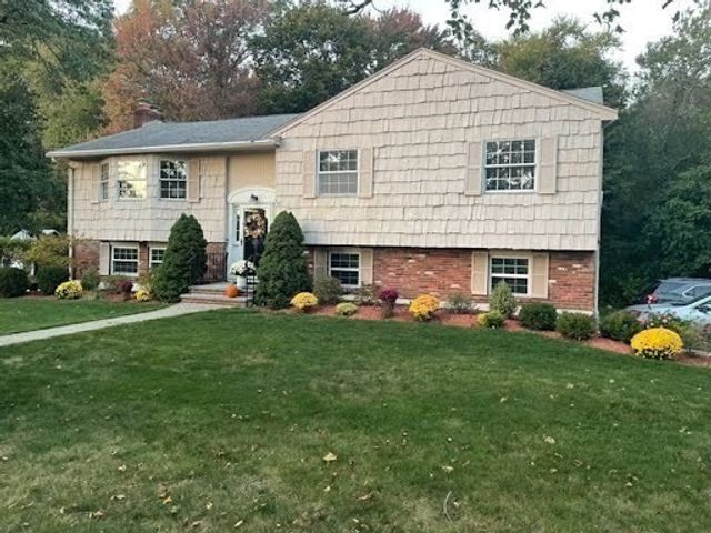 3 Harvard St, Peabody, MA 01960