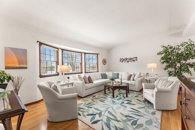 3 Harvard St, Peabody, MA 01960