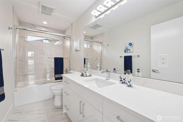 23801 100th Avenue SE, Kent, WA 98031