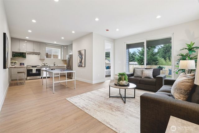 23801 100th Avenue SE, Kent, WA 98031