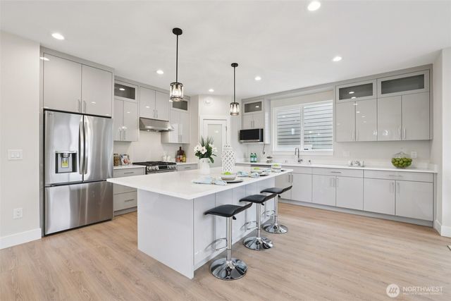 23801 100th Avenue SE, Kent, WA 98031