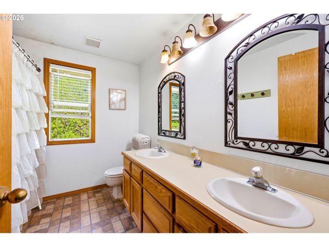 15131 Se 127TH Ave, Clackamas, OR 97015