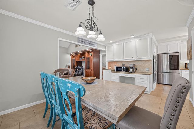 2207 Laurel Hill Drive, Kingwood, TX 77339