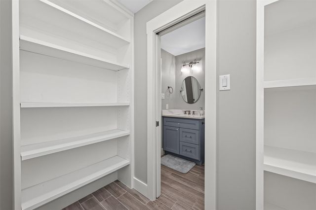 2207 Laurel Hill Drive, Kingwood, TX 77339