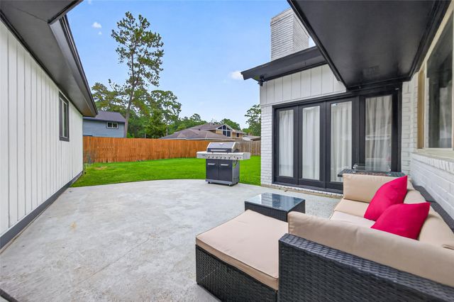 2207 Laurel Hill Drive, Kingwood, TX 77339