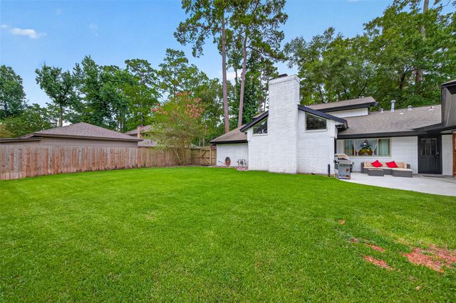 2207 Laurel Hill Drive, Kingwood, TX 77339