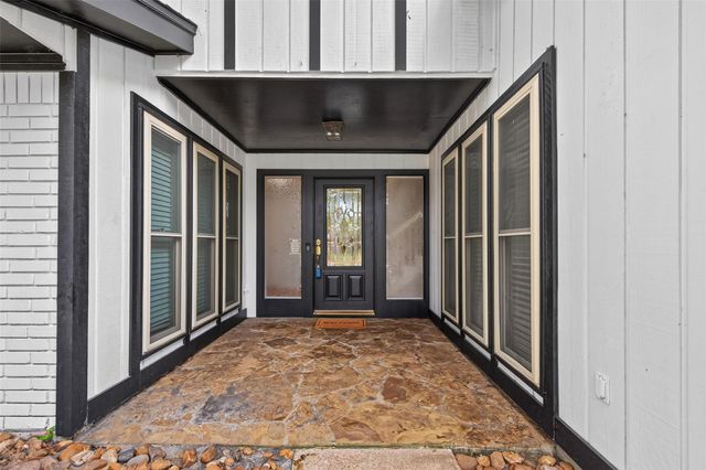 2207 Laurel Hill Drive, Kingwood, TX 77339