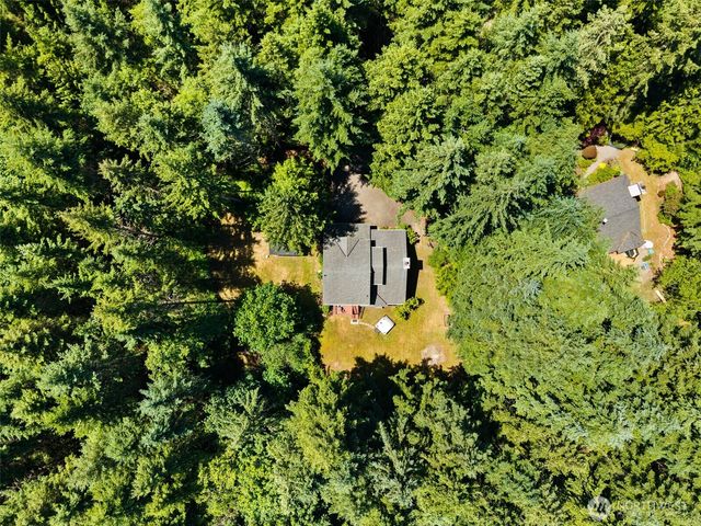 20247 Robin Lane NE, Suquamish, WA 98392