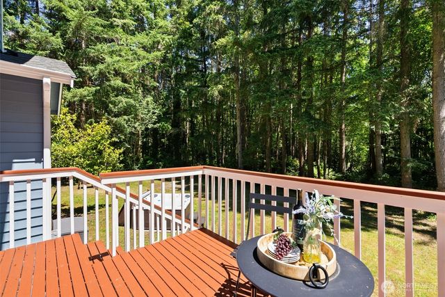 20247 Robin Lane NE, Suquamish, WA 98392