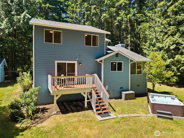 20247 Robin Lane NE, Suquamish, WA 98392